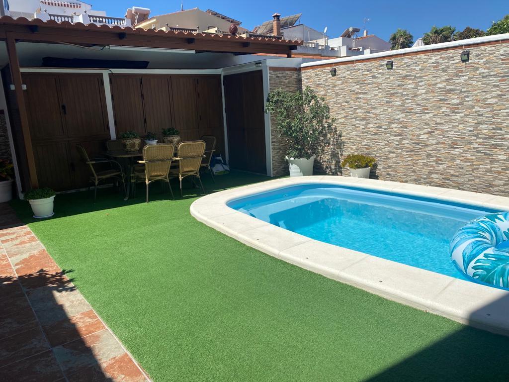 For sale of house in San Fernando