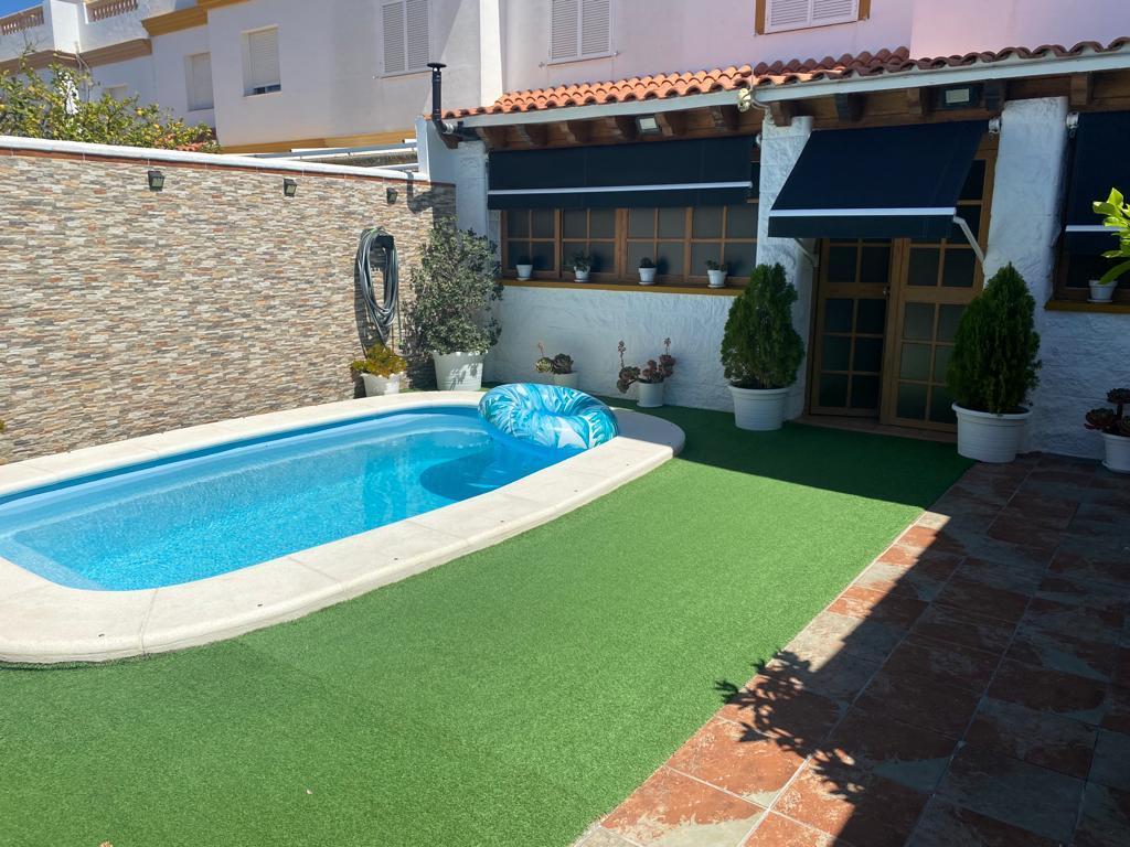 For sale of house in San Fernando