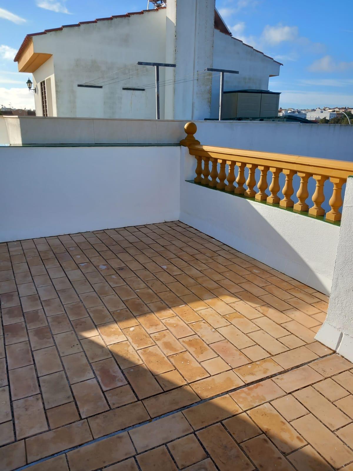 For sale of house in San Fernando