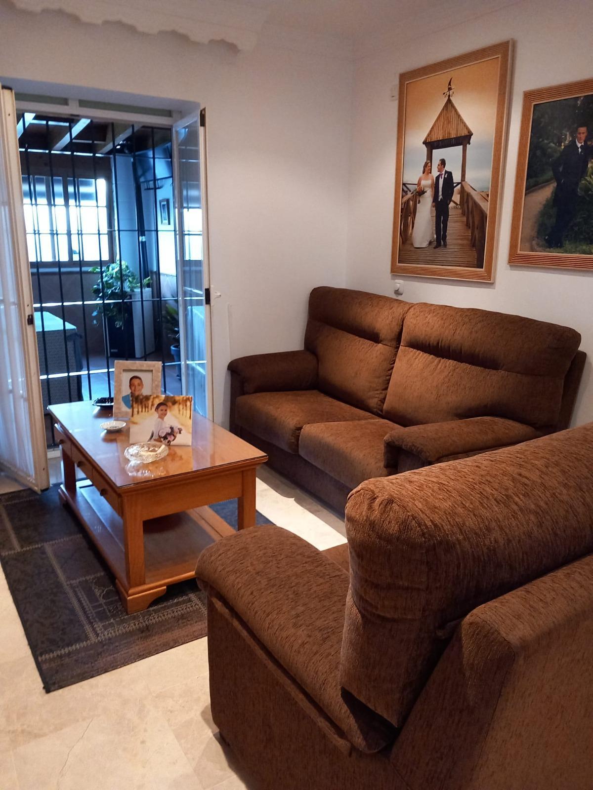 For sale of house in San Fernando