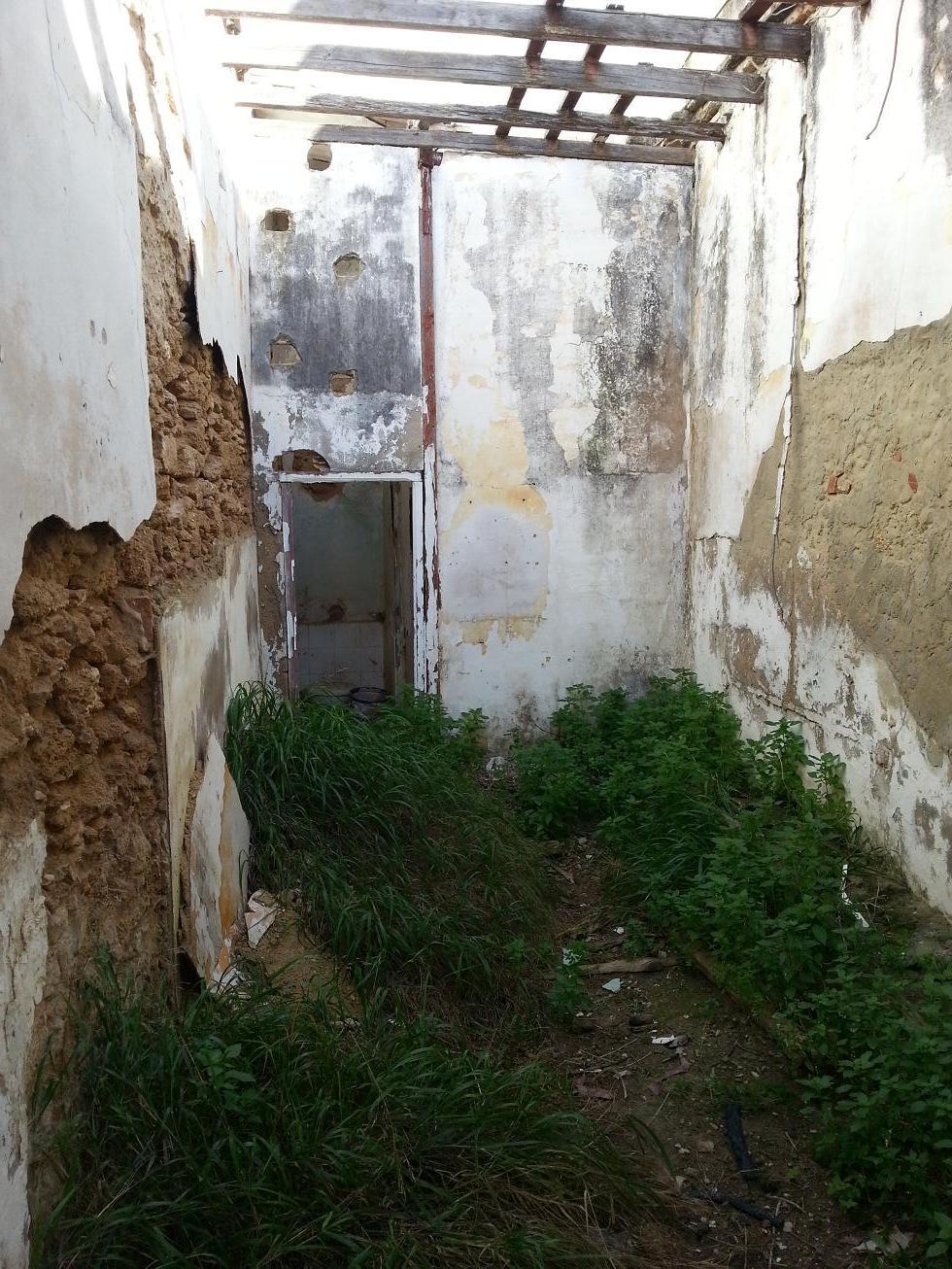 For sale of house in San Fernando