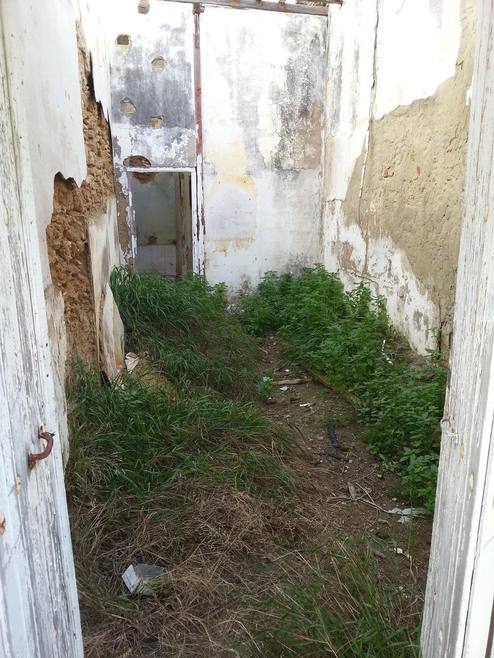 For sale of house in San Fernando