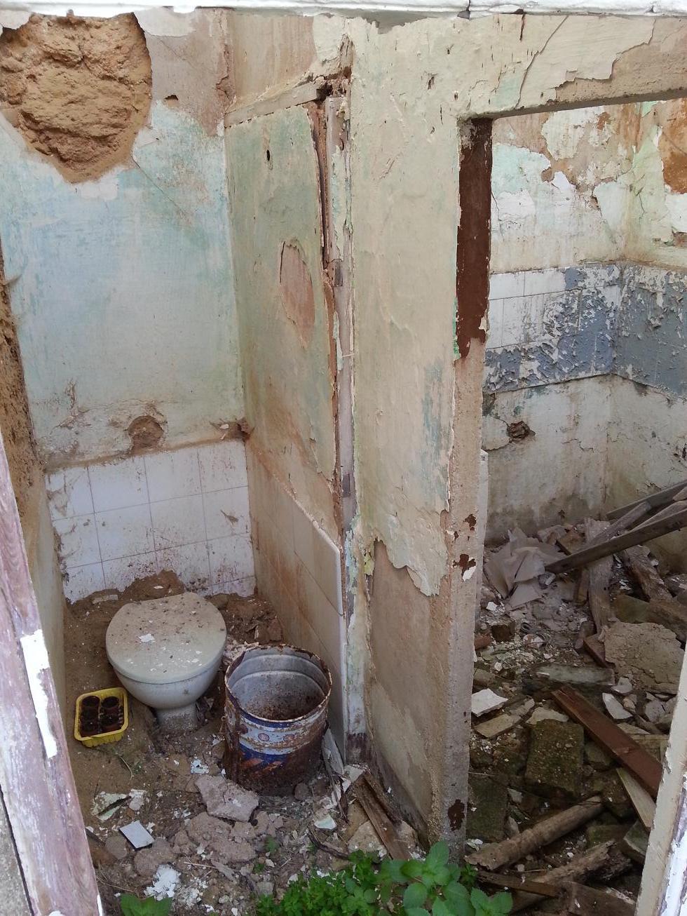 For sale of house in San Fernando
