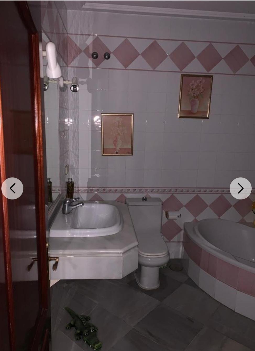 For sale of house in Chiclana de la Frontera