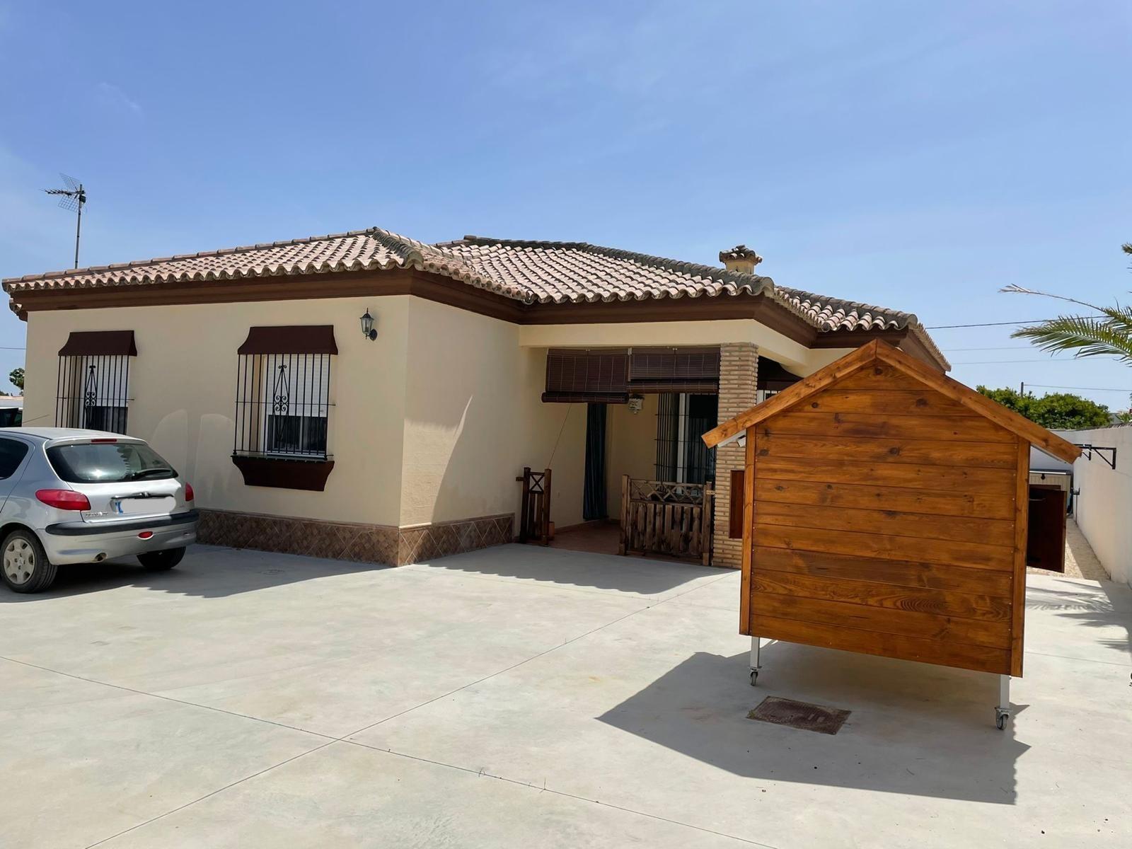 For sale of chalet in Chiclana de la Frontera