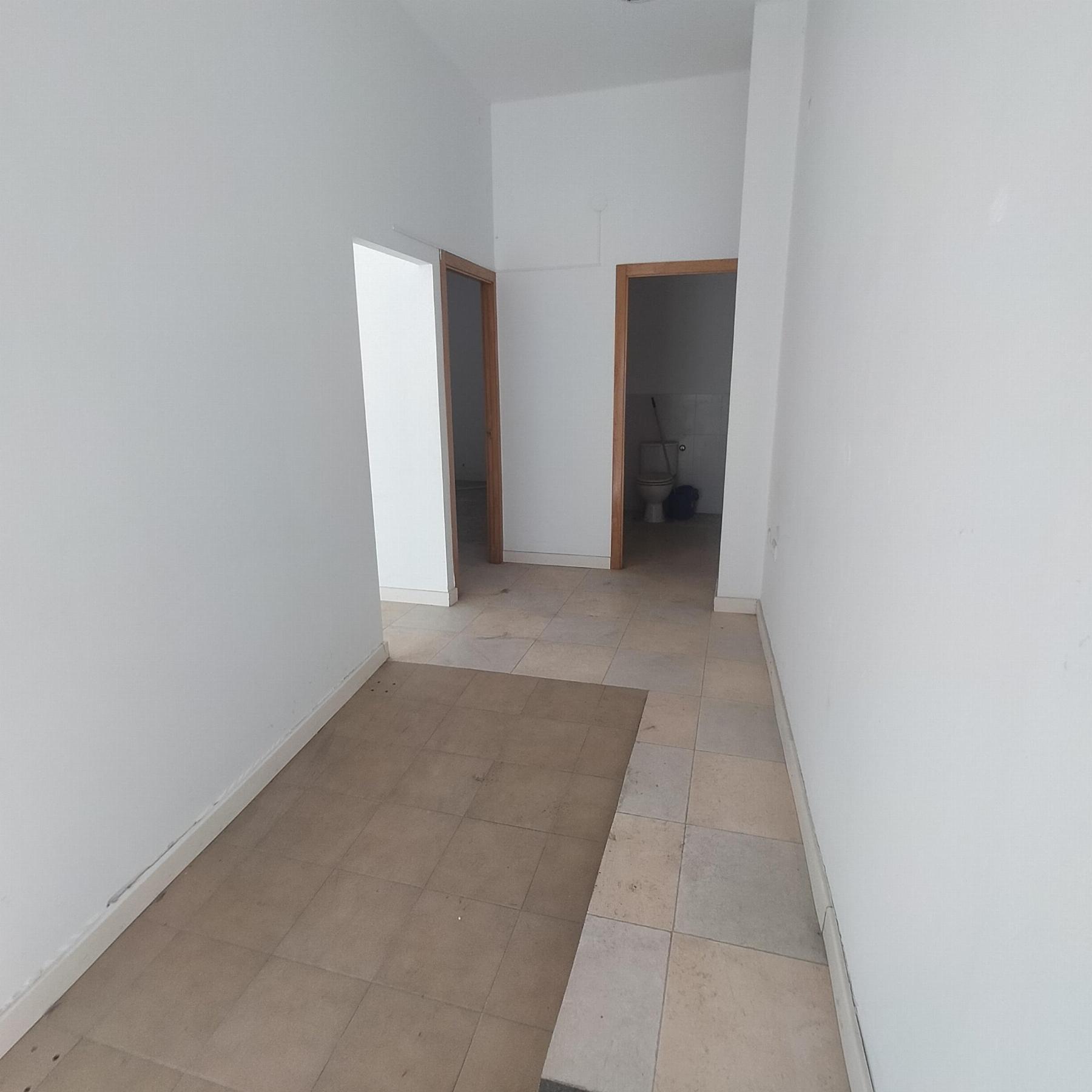 For rent of commercial in San Fernando