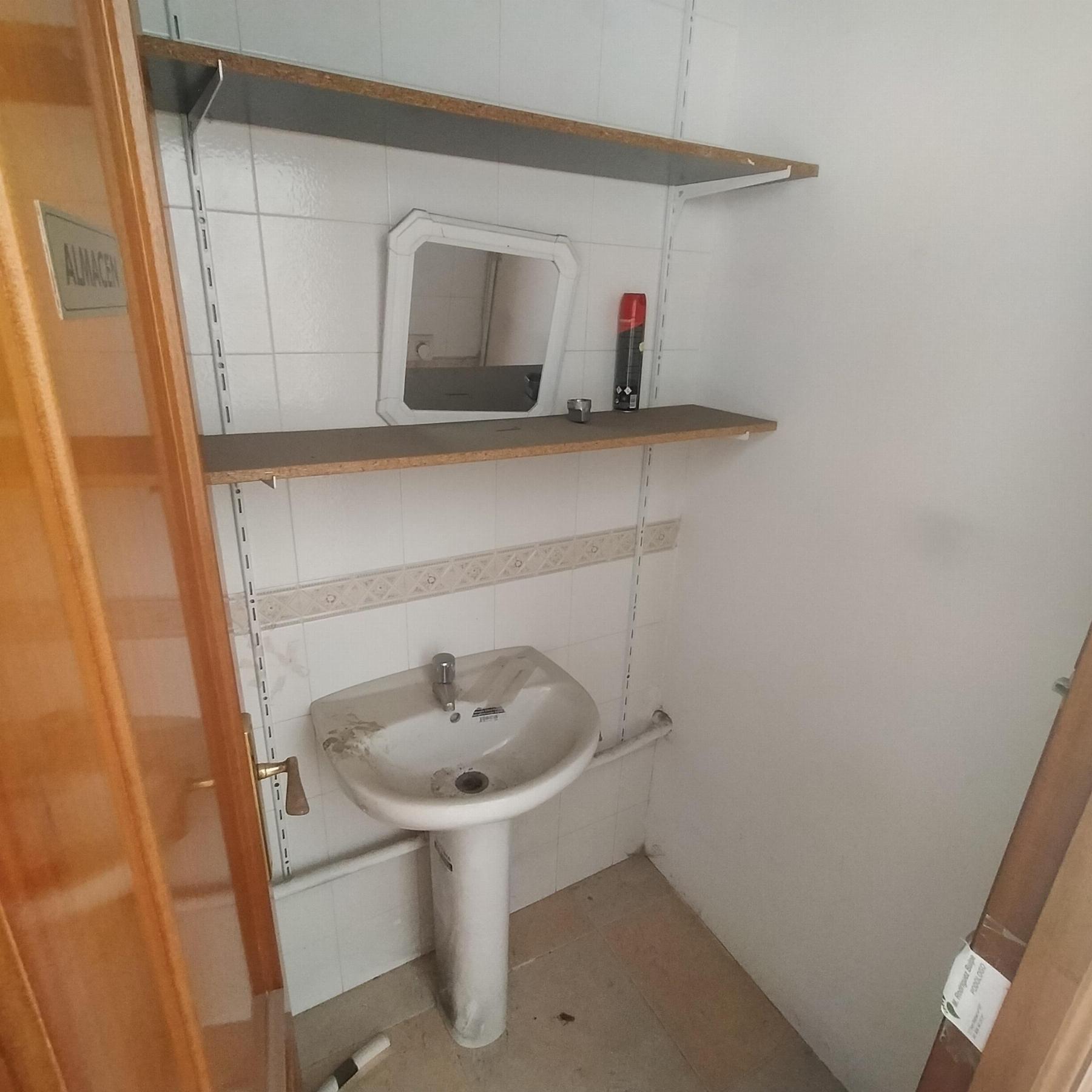 For rent of commercial in San Fernando