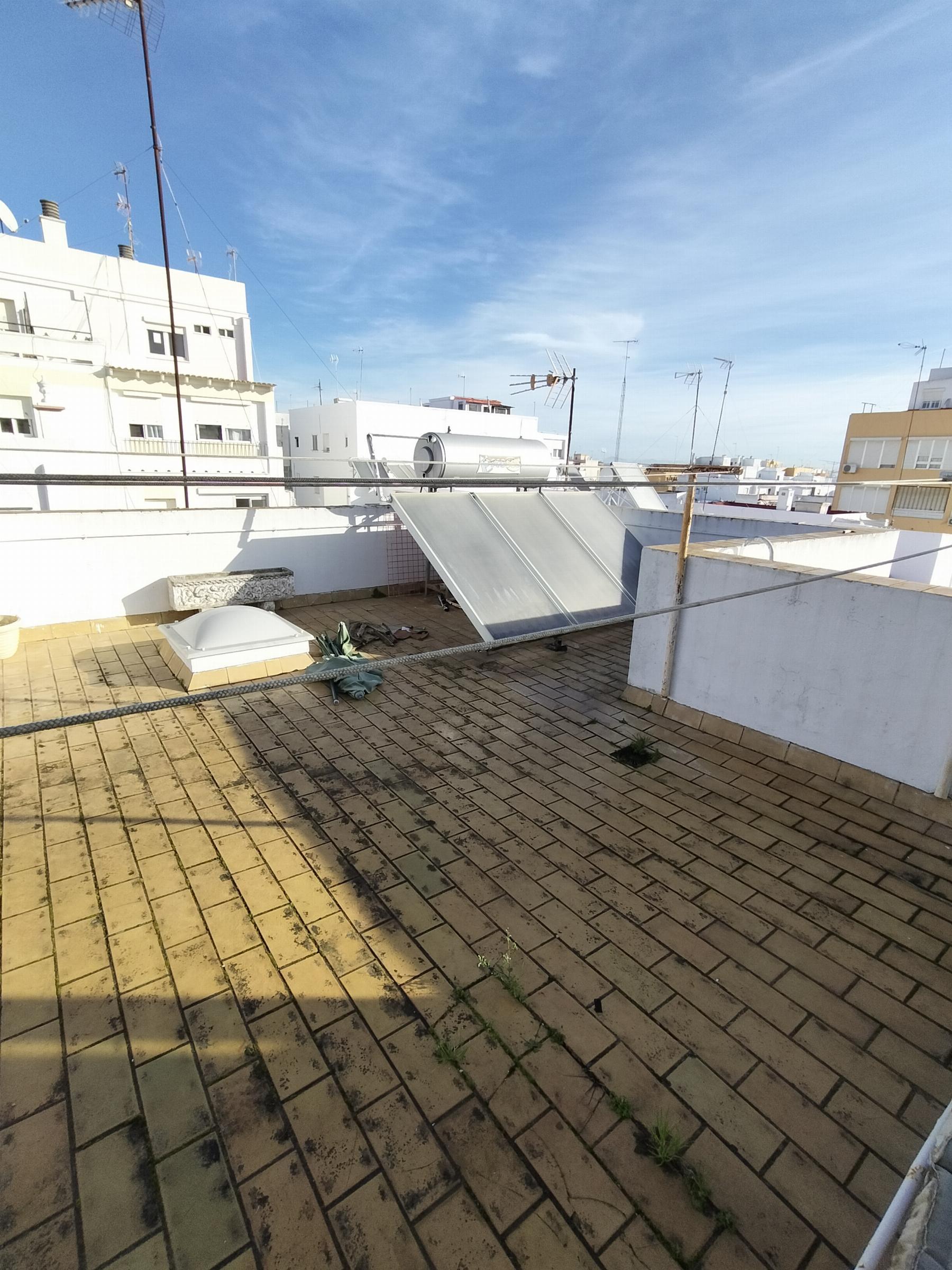 For sale of house in San Fernando