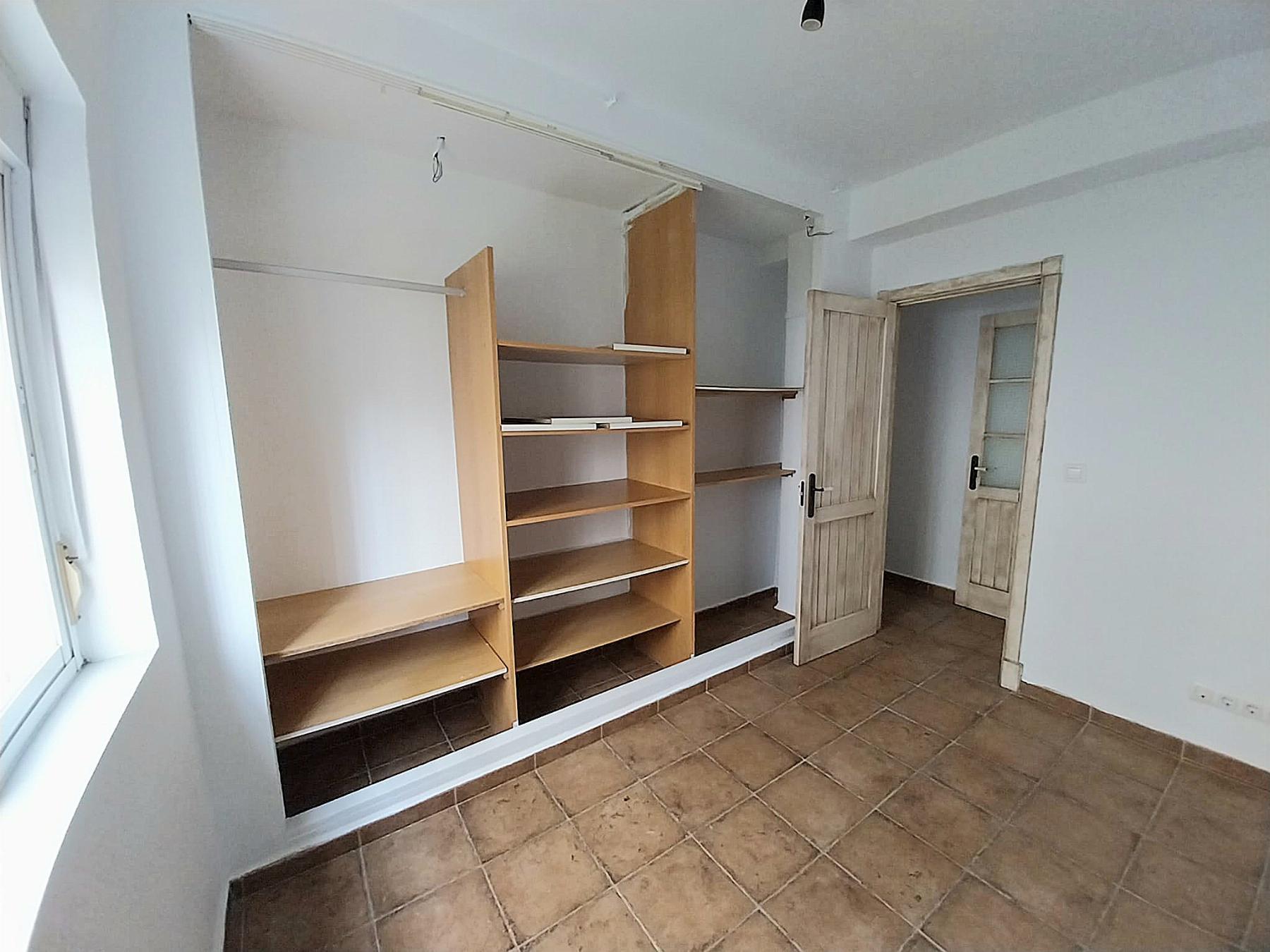 For sale of flat in San Fernando