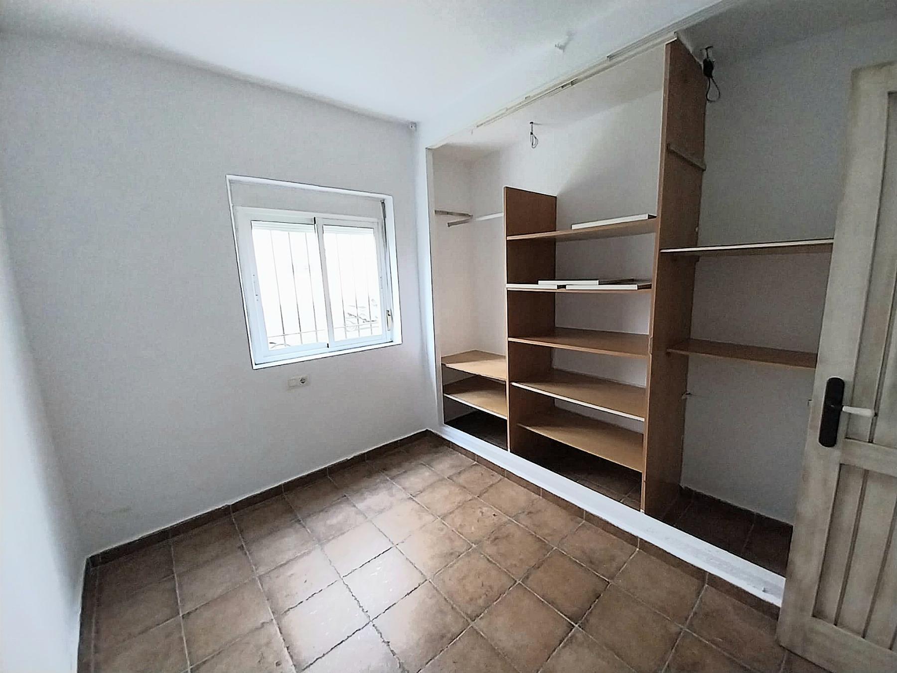 For sale of flat in San Fernando