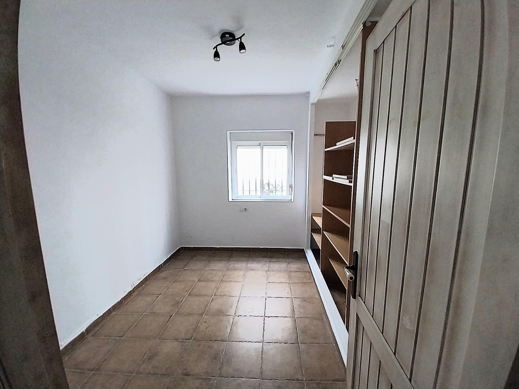 For sale of flat in San Fernando