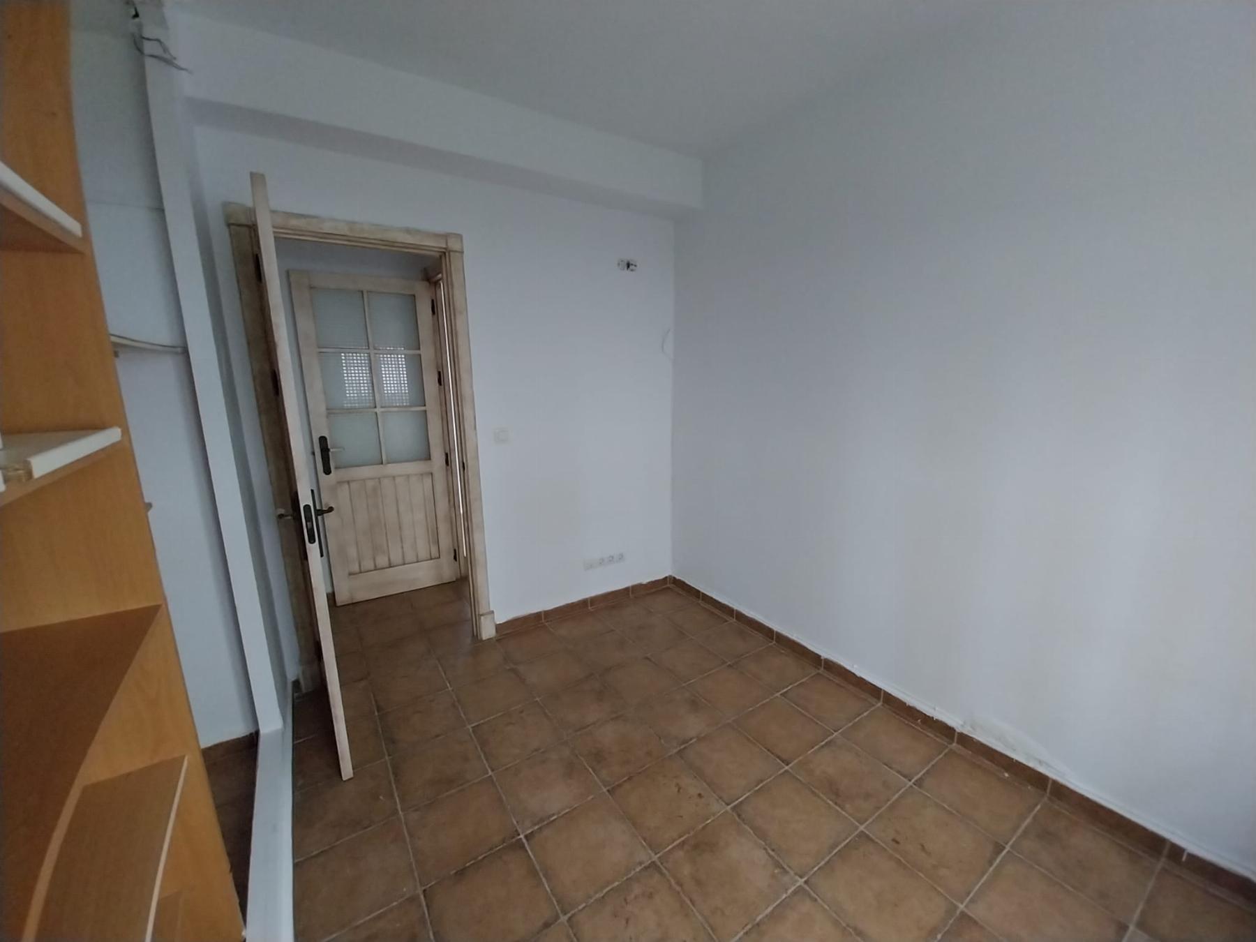 For sale of flat in San Fernando