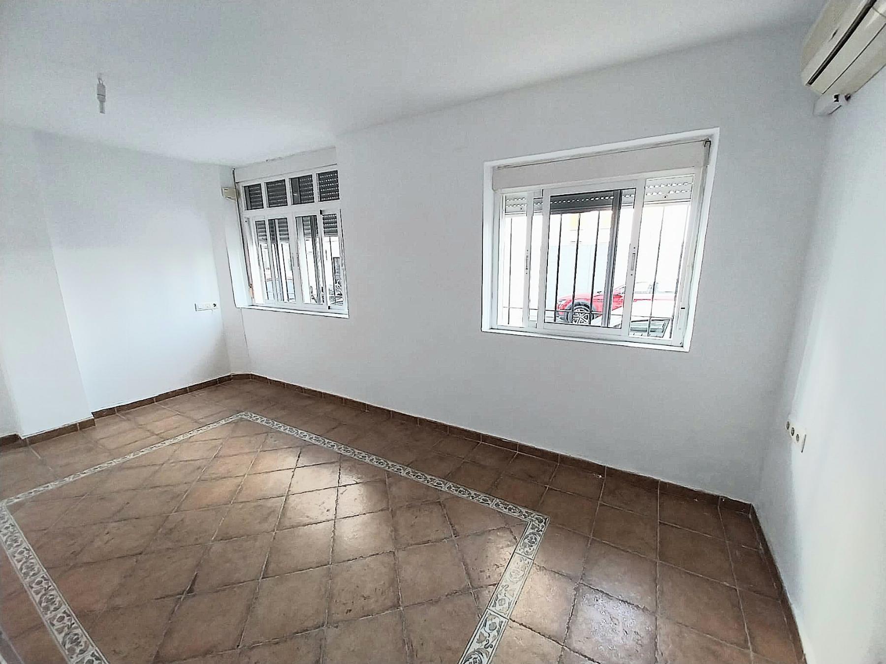 For sale of flat in San Fernando