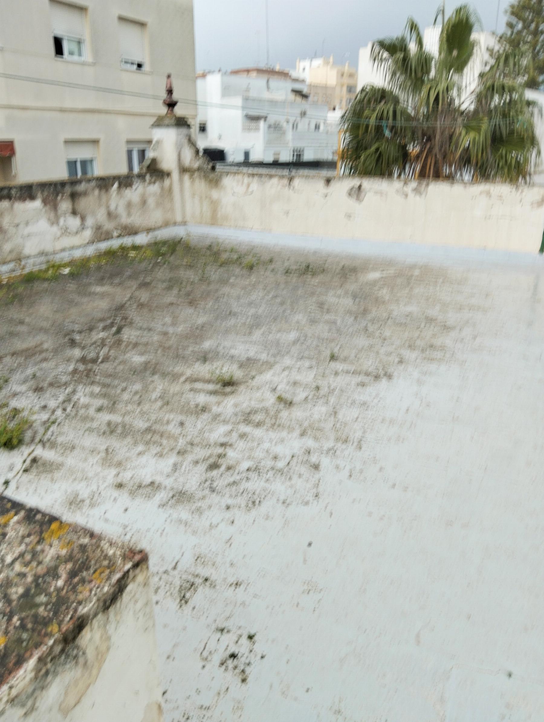 For sale of house in San Fernando