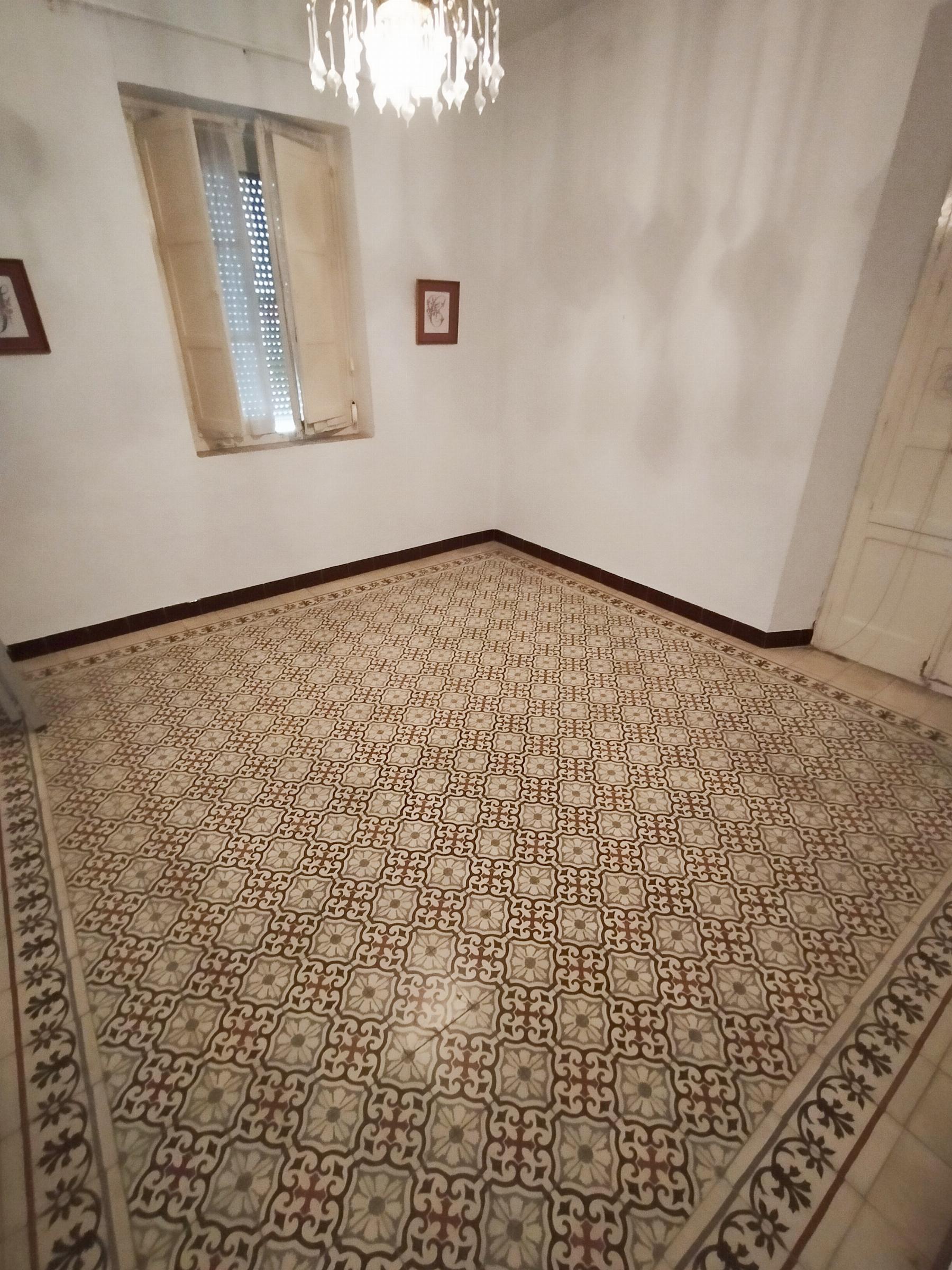 For sale of house in San Fernando