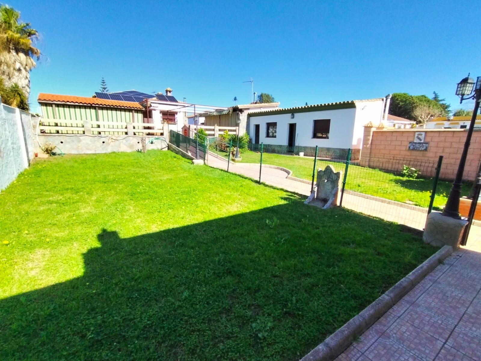 For sale of chalet in Chiclana de la Frontera