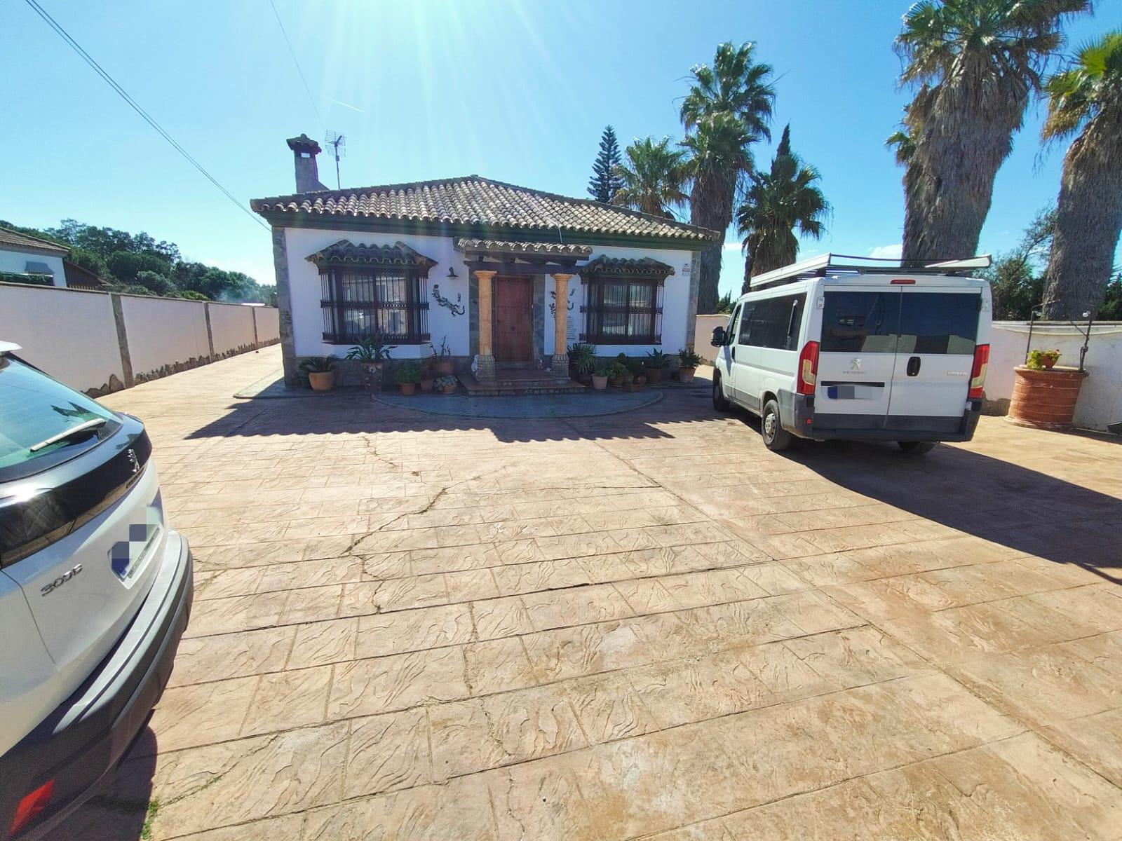 For sale of chalet in Chiclana de la Frontera