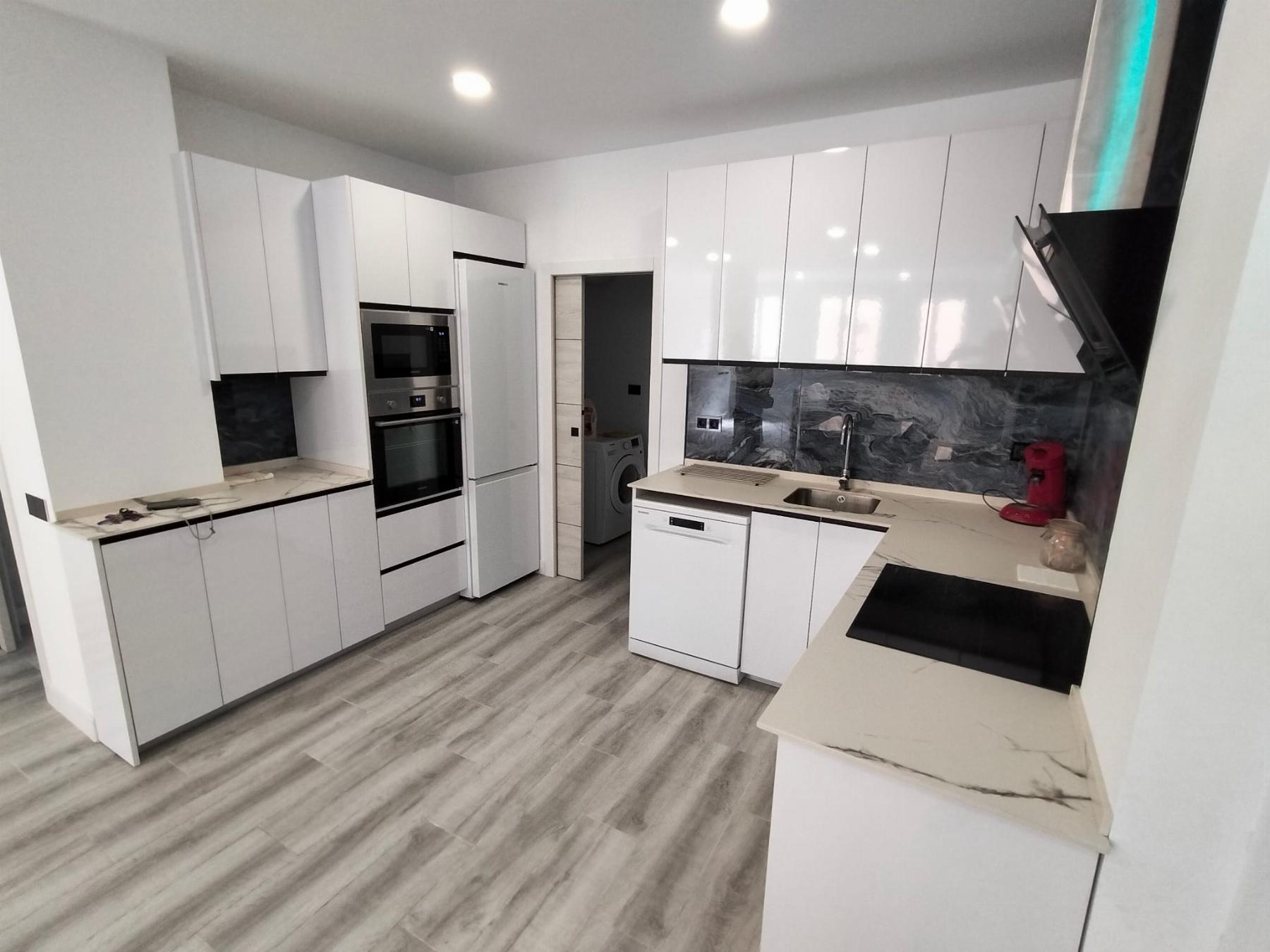 For sale of apartment in Cádiz