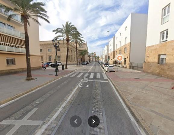 For sale of apartment in Cádiz
