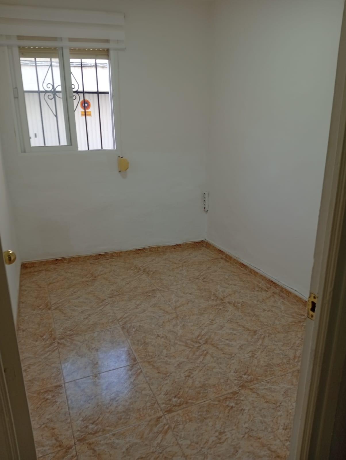 For sale of flat in San Fernando