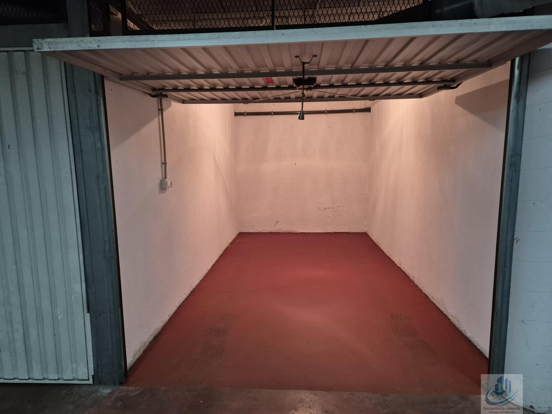 For sale of garage in San Fernando