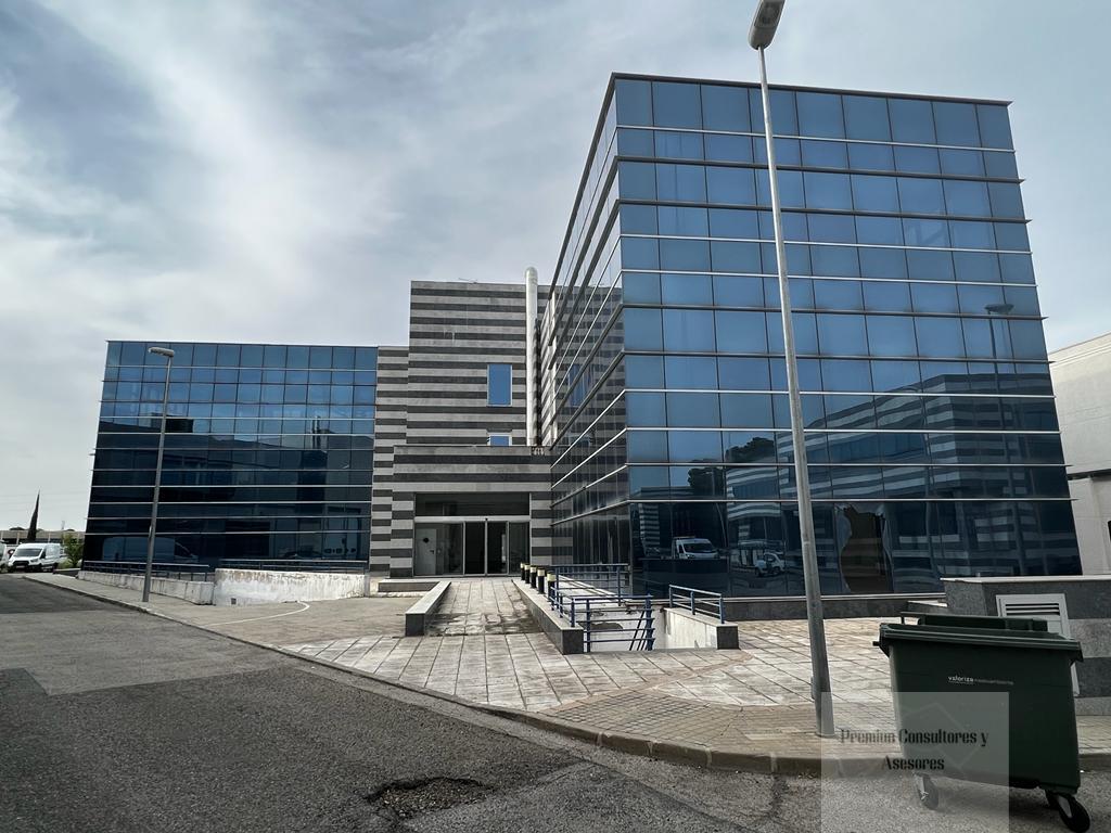 For sale of office in Alcalá de Henares