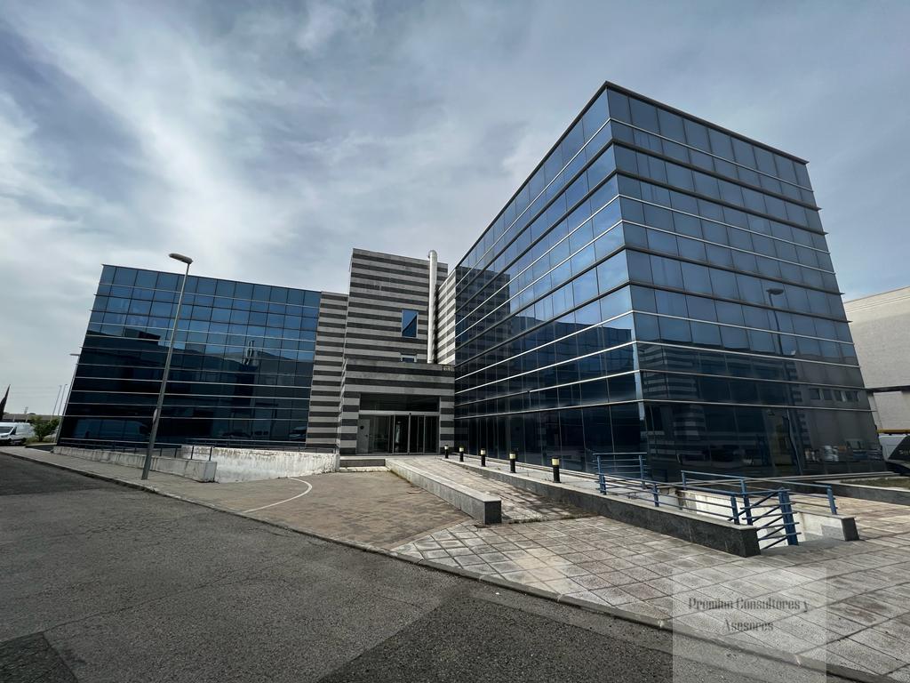 For sale of office in Alcalá de Henares