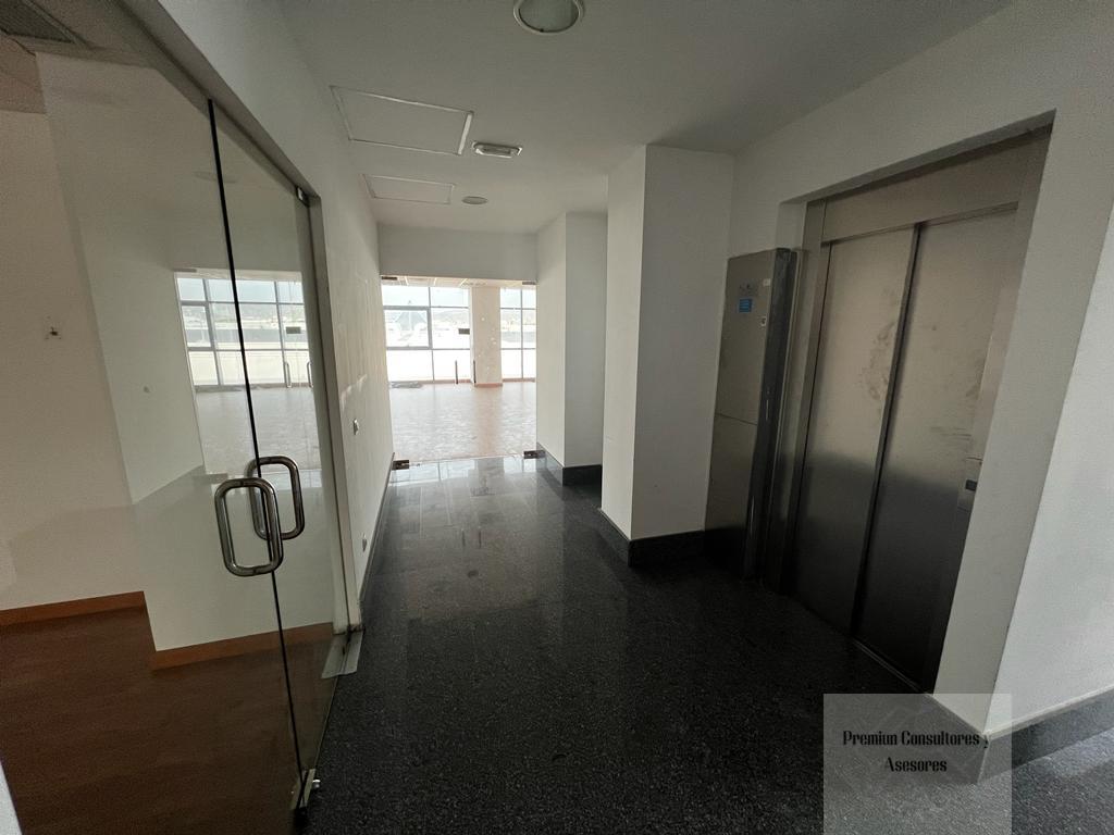For sale of office in Alcalá de Henares