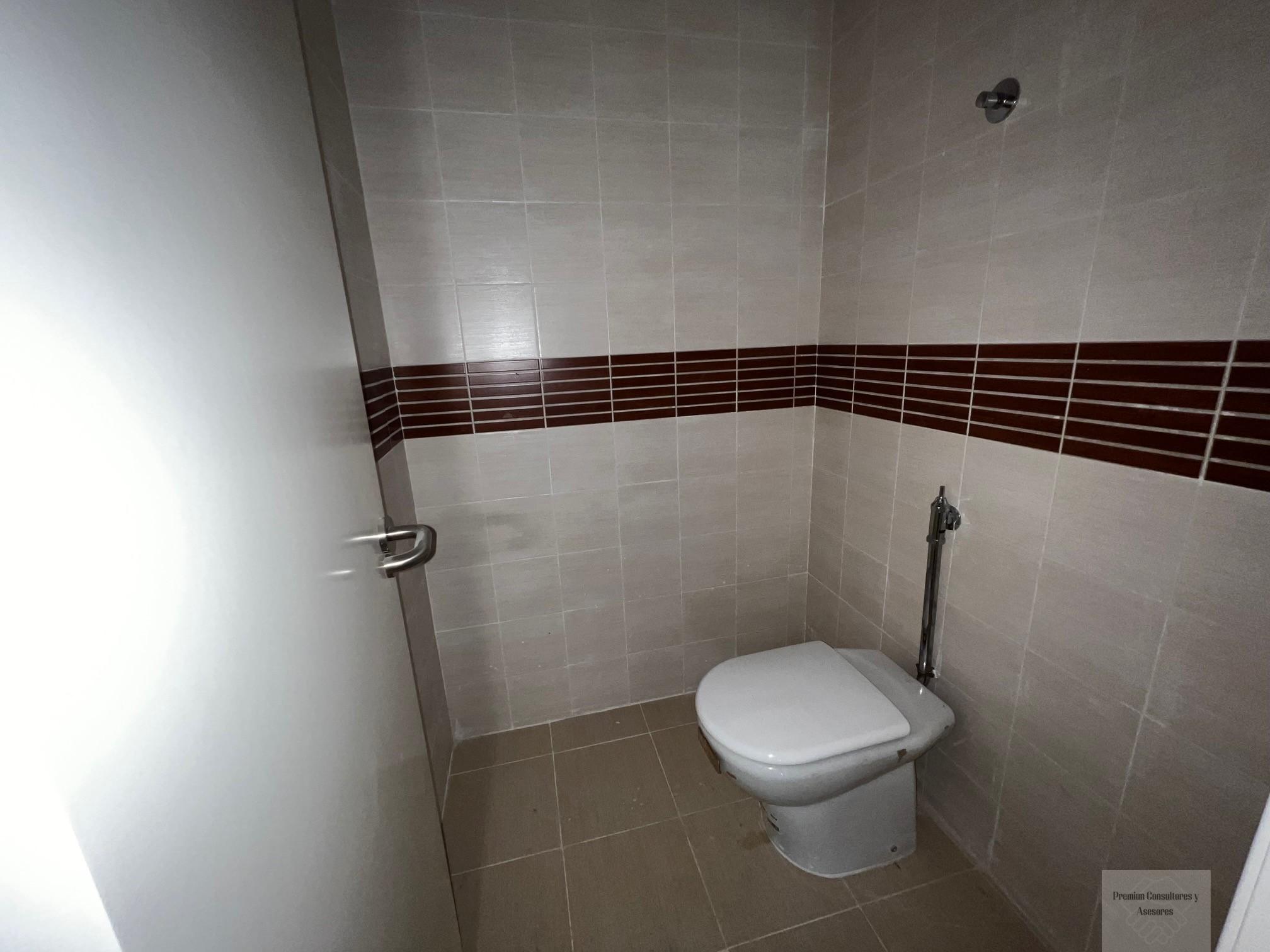 For sale of office in Alcalá de Henares