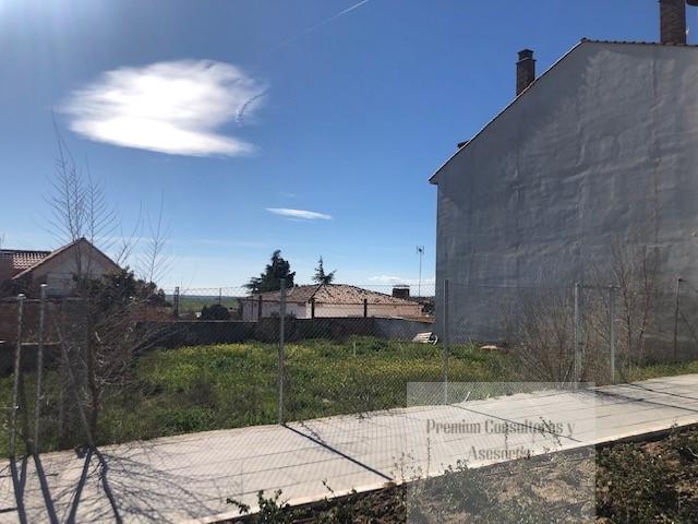 Venta de terreno en Sevilla la Nueva
