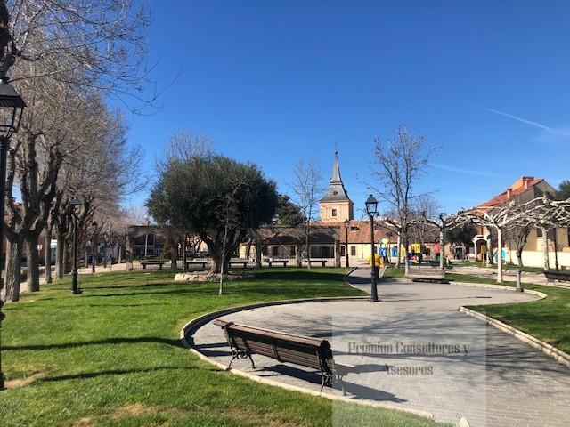 Venta de terreno en Sevilla la Nueva
