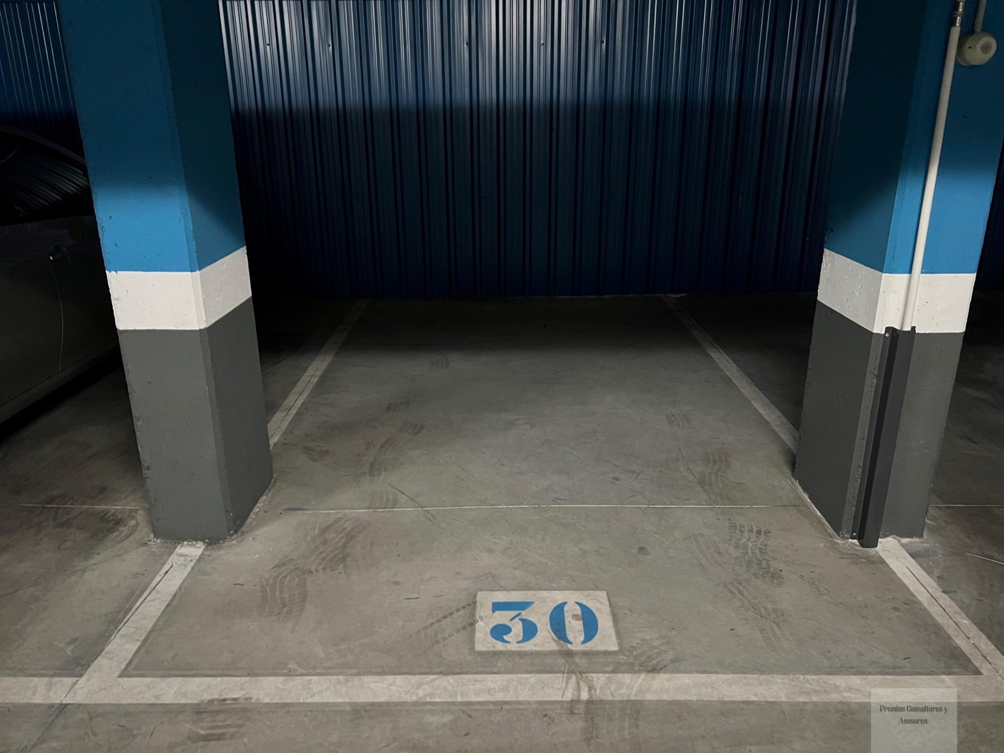 For sale of garage in Leganés