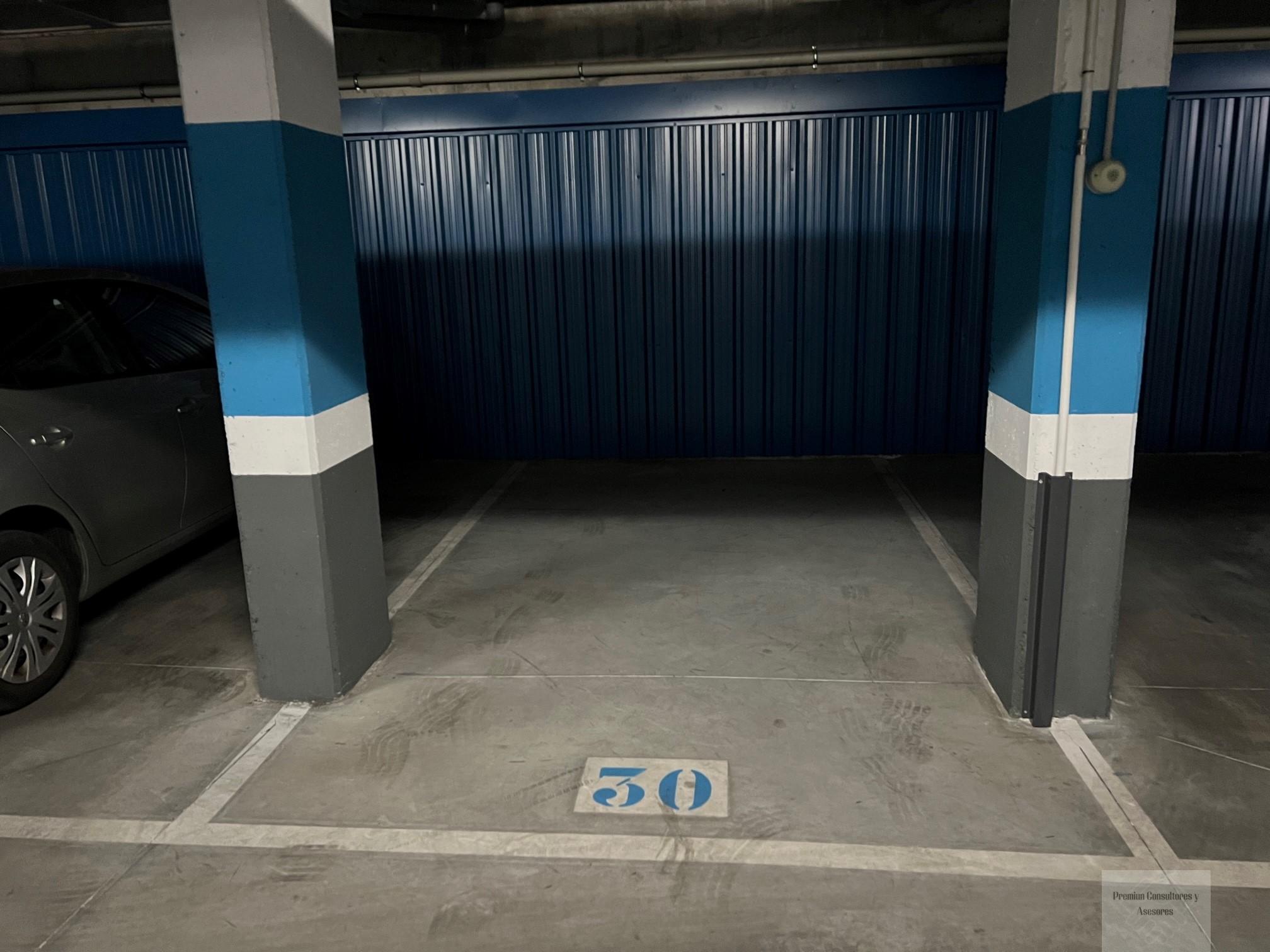 For sale of garage in Leganés