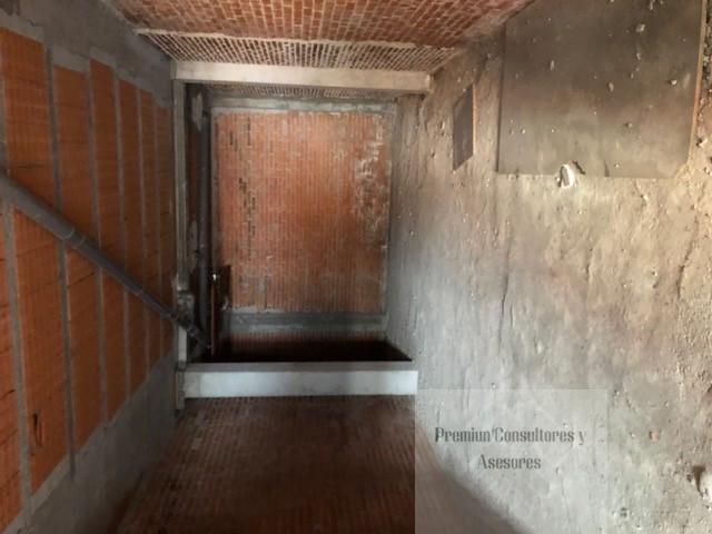 For sale of commercial in Leganés
