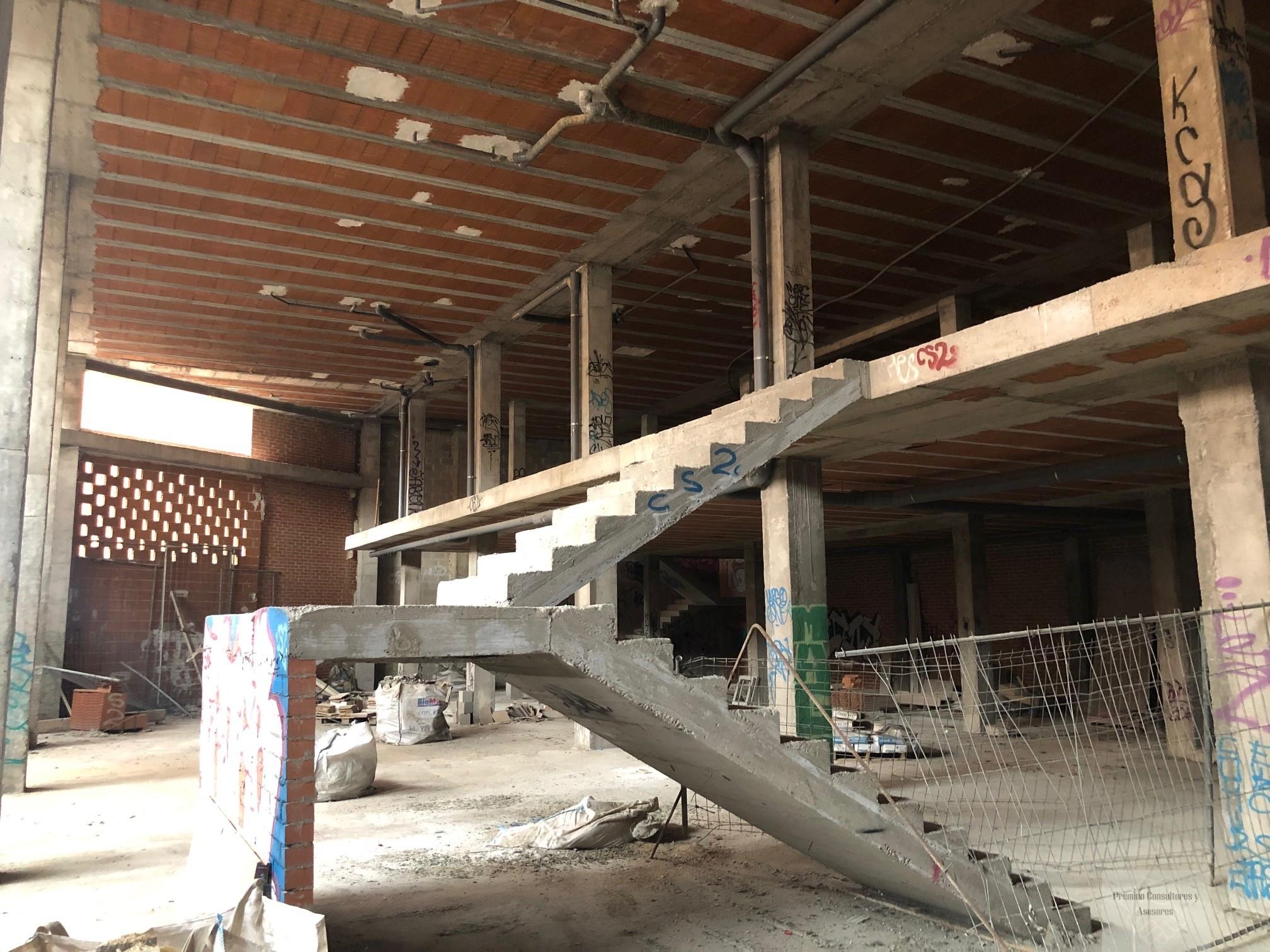 For sale of commercial in Madrid