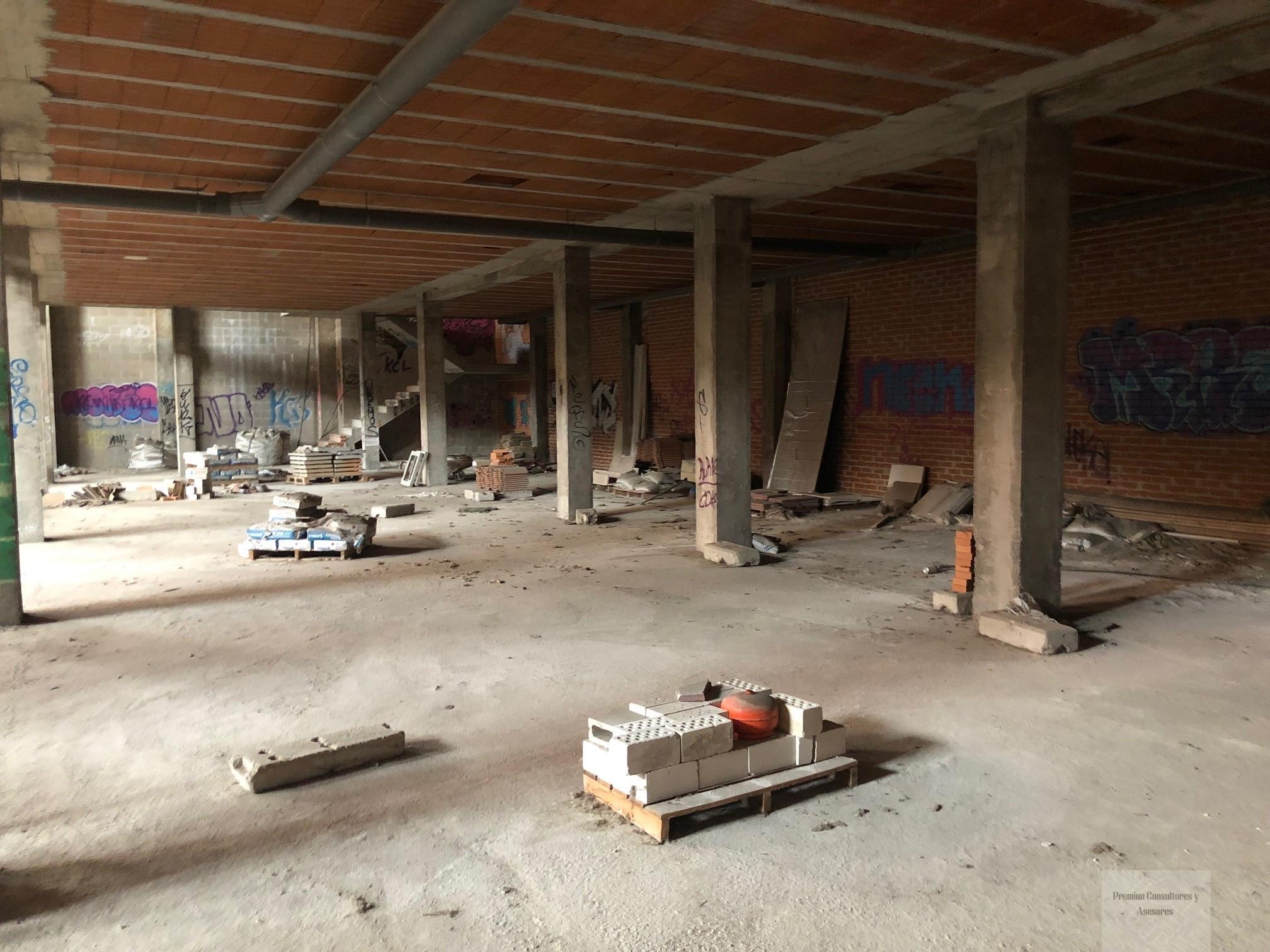 For sale of commercial in Madrid