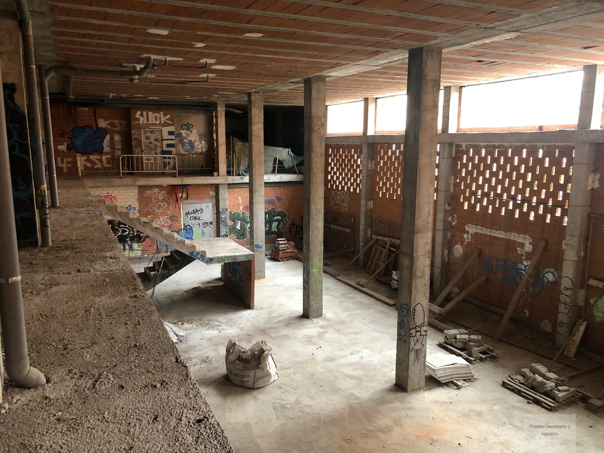 For sale of commercial in Madrid