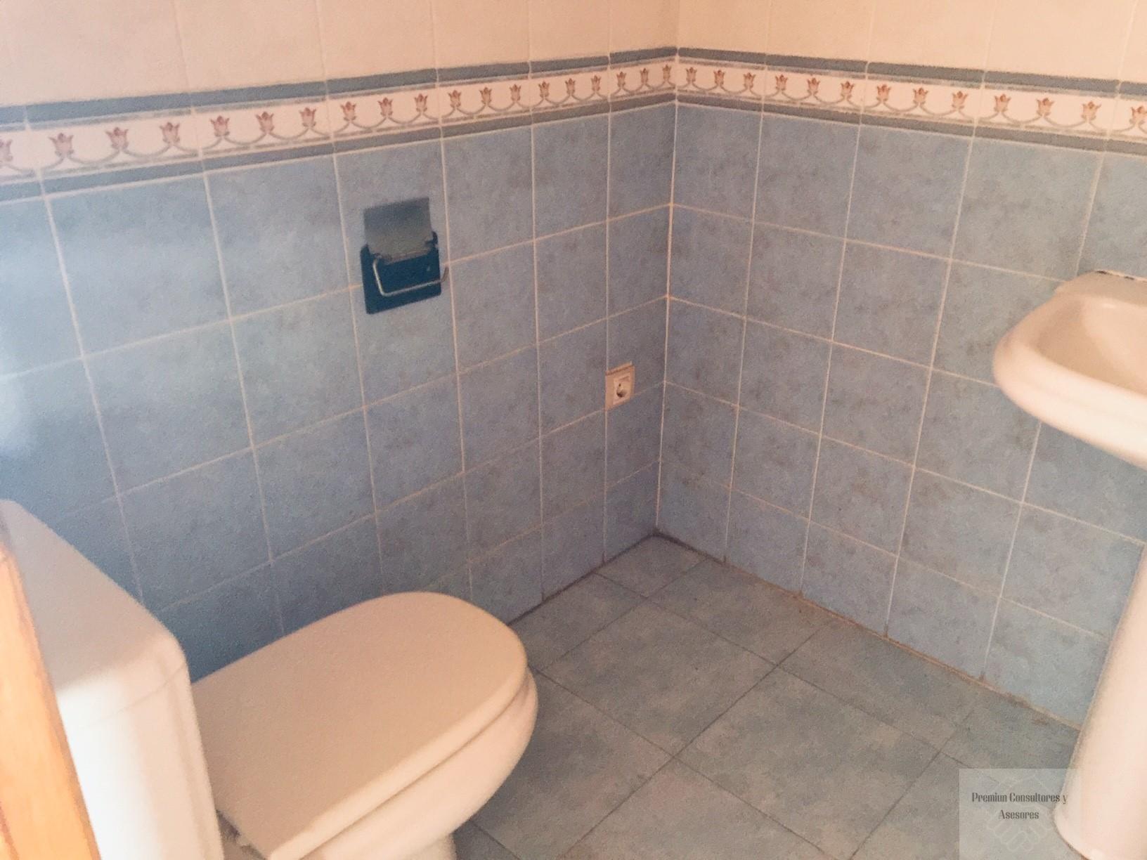 For sale of flat in Villa del Prado