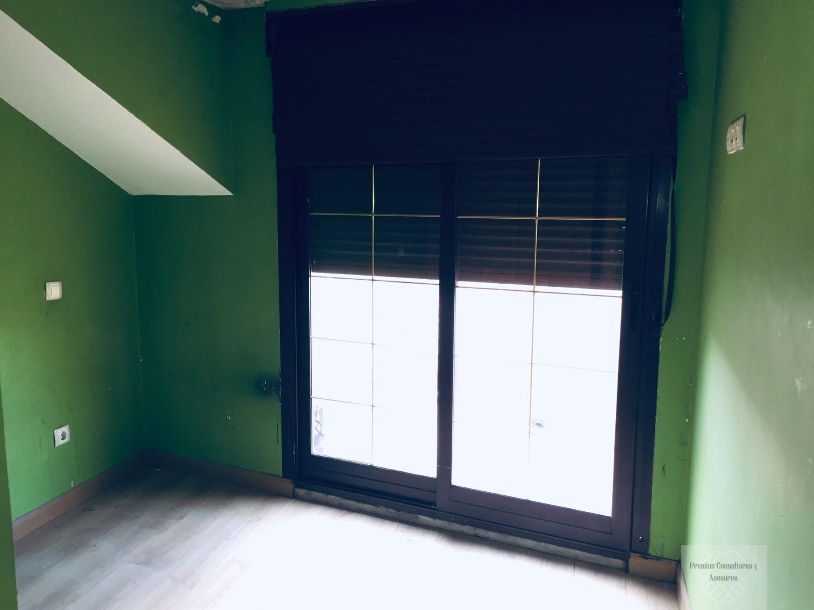 For sale of flat in Villa del Prado