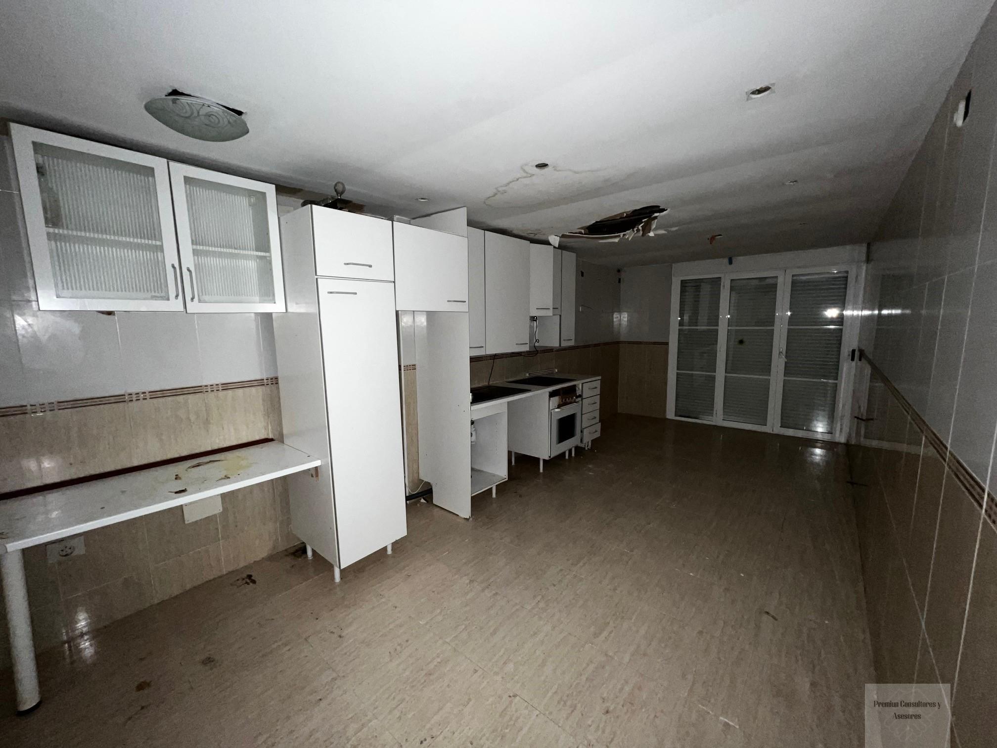 For sale of house in Serracines