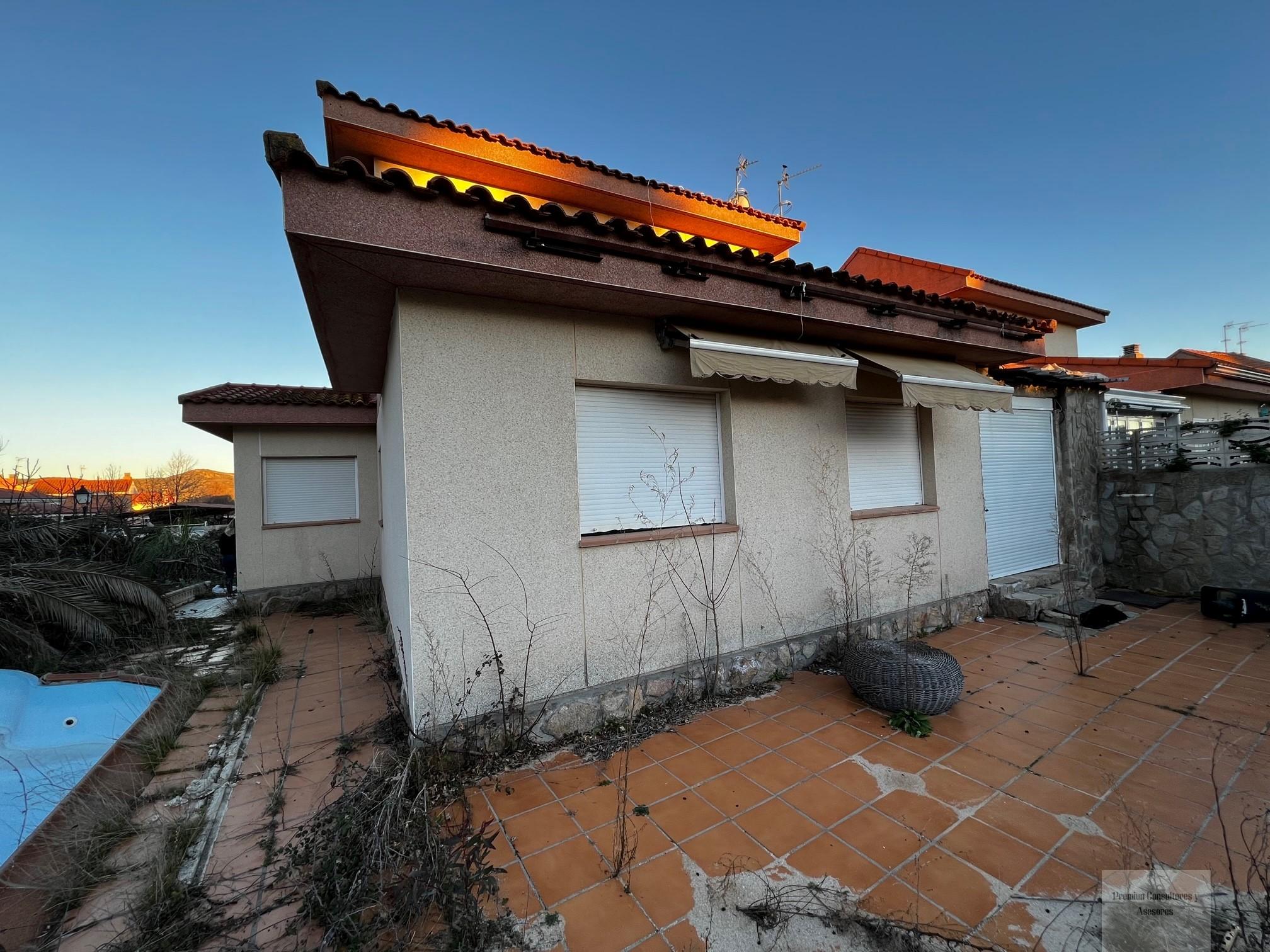 For sale of house in Serracines