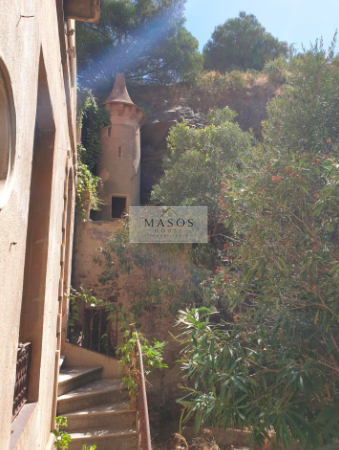 Venta de castillo en Portbou