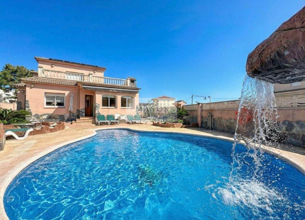 Venta de villa en Coma - Ruga