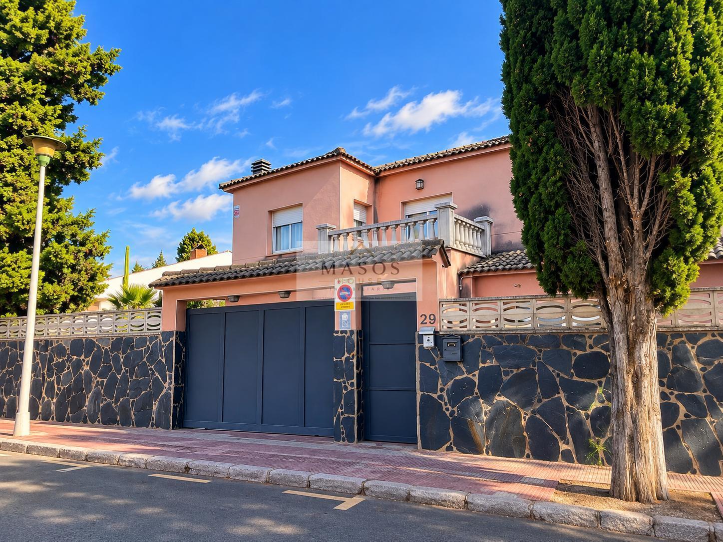 Venta de villa en Coma - Ruga