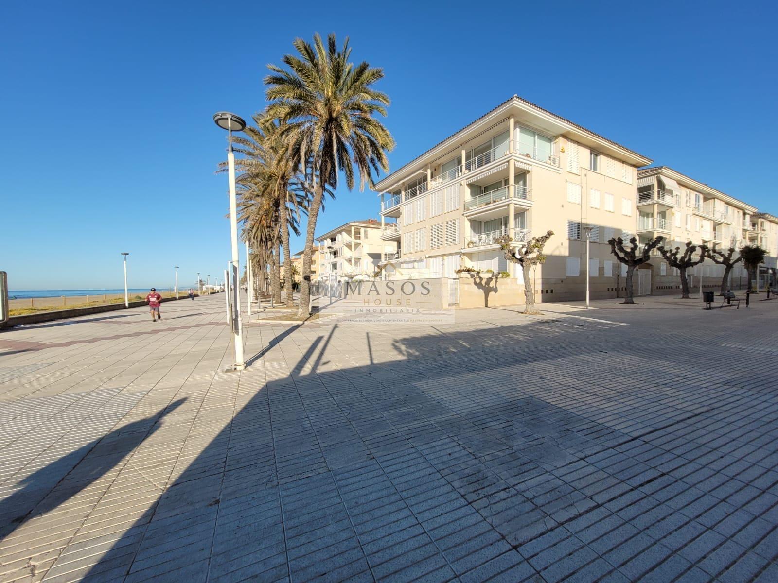 Venta de planta baja en Calafell