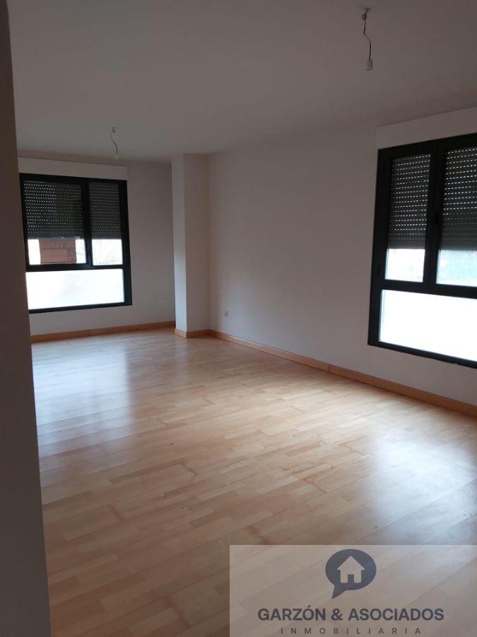For sale of flat in Villares de la Reina