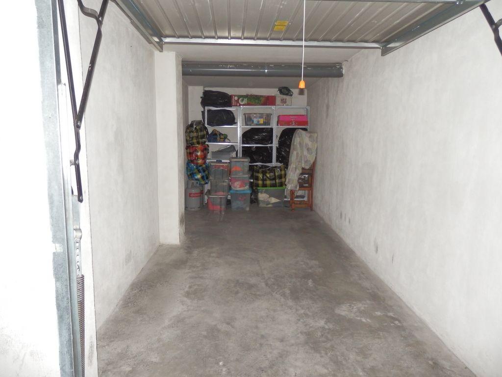 For sale of flat in Churriana de la Vega