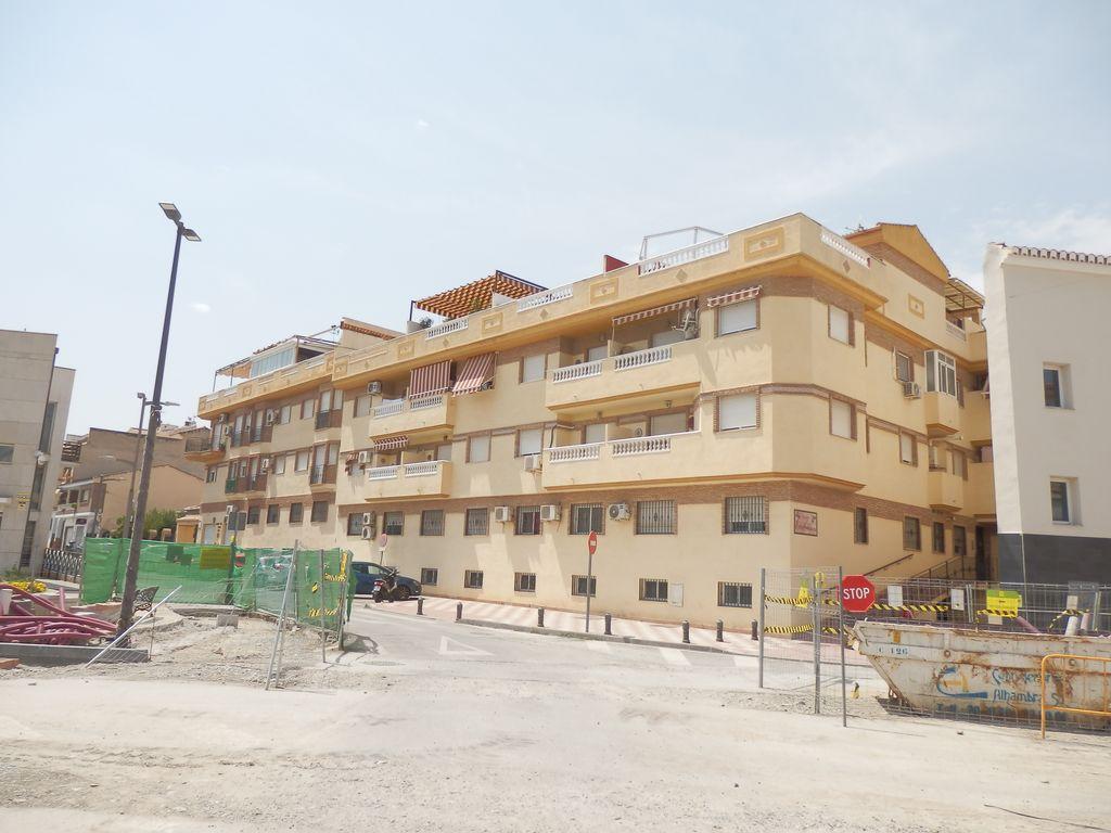 For sale of flat in Churriana de la Vega