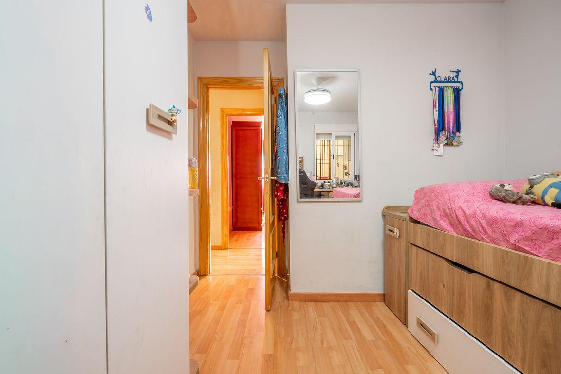 For sale of flat in Churriana de la Vega