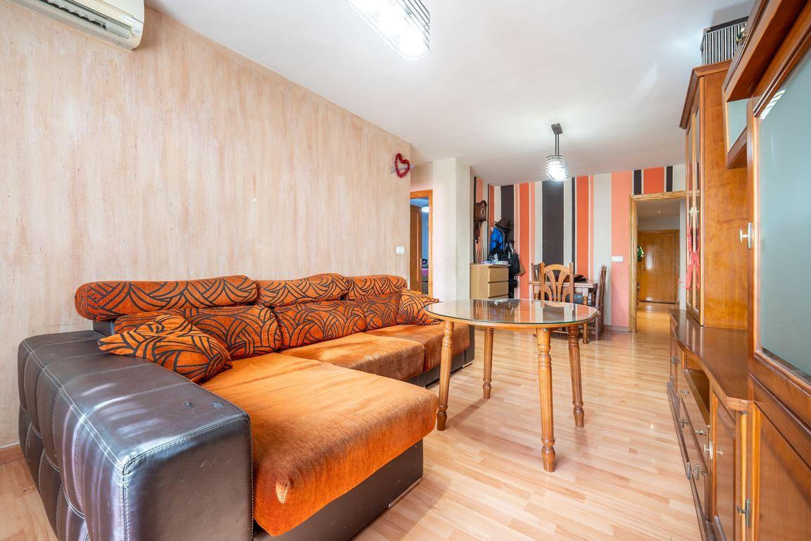For sale of flat in Churriana de la Vega